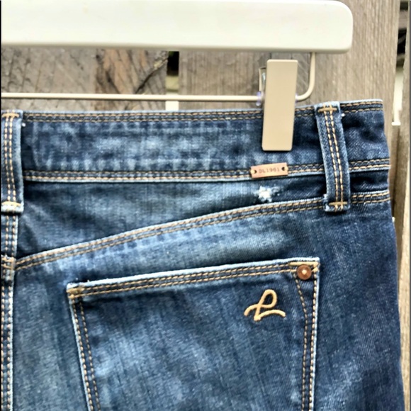 DL1961 | Stella Distressed Zipper Denim Shorts 29 - Picture 9 of 11